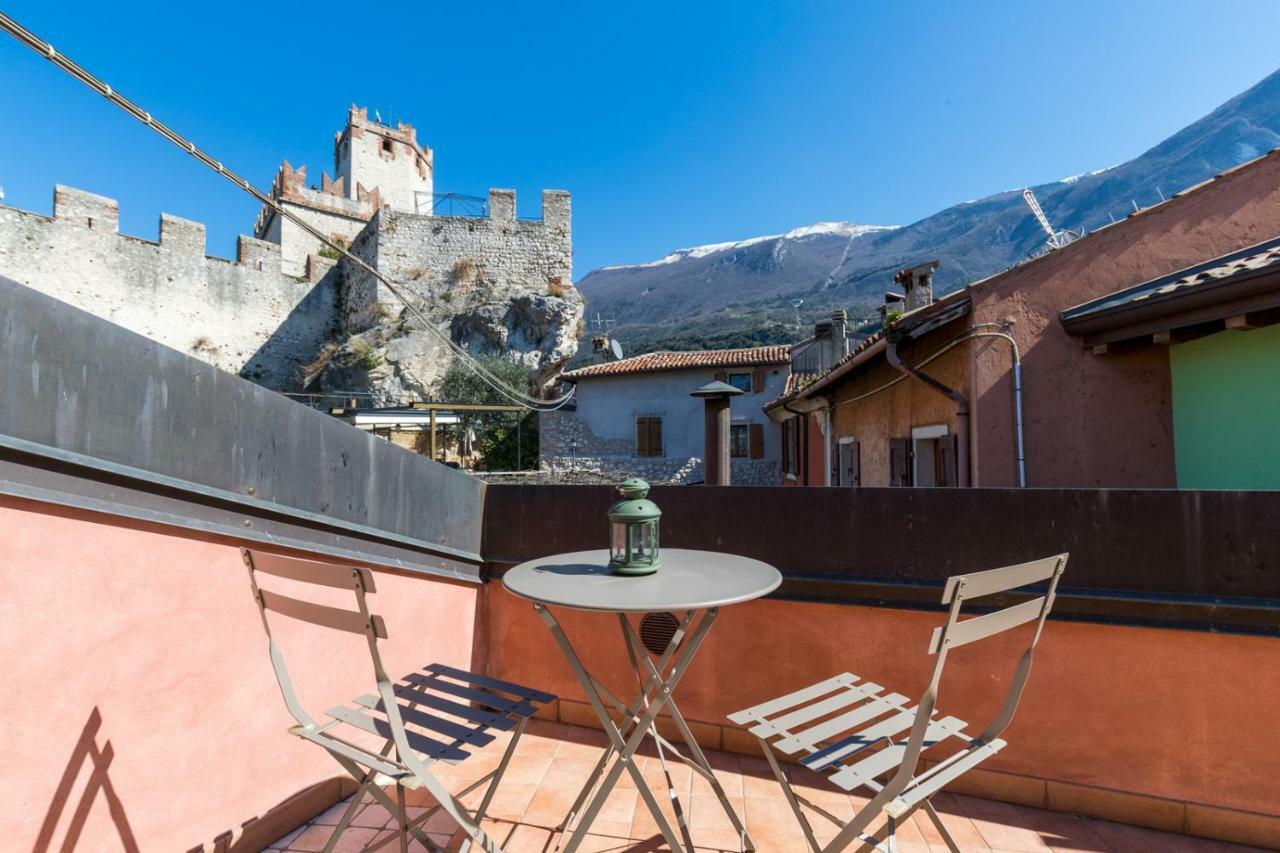 Il Castello Apartment Мальчезине Экстерьер фото